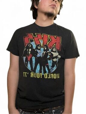 KISS World‎ Tour '77 Graphic T-Shirt - Men's Size Medium